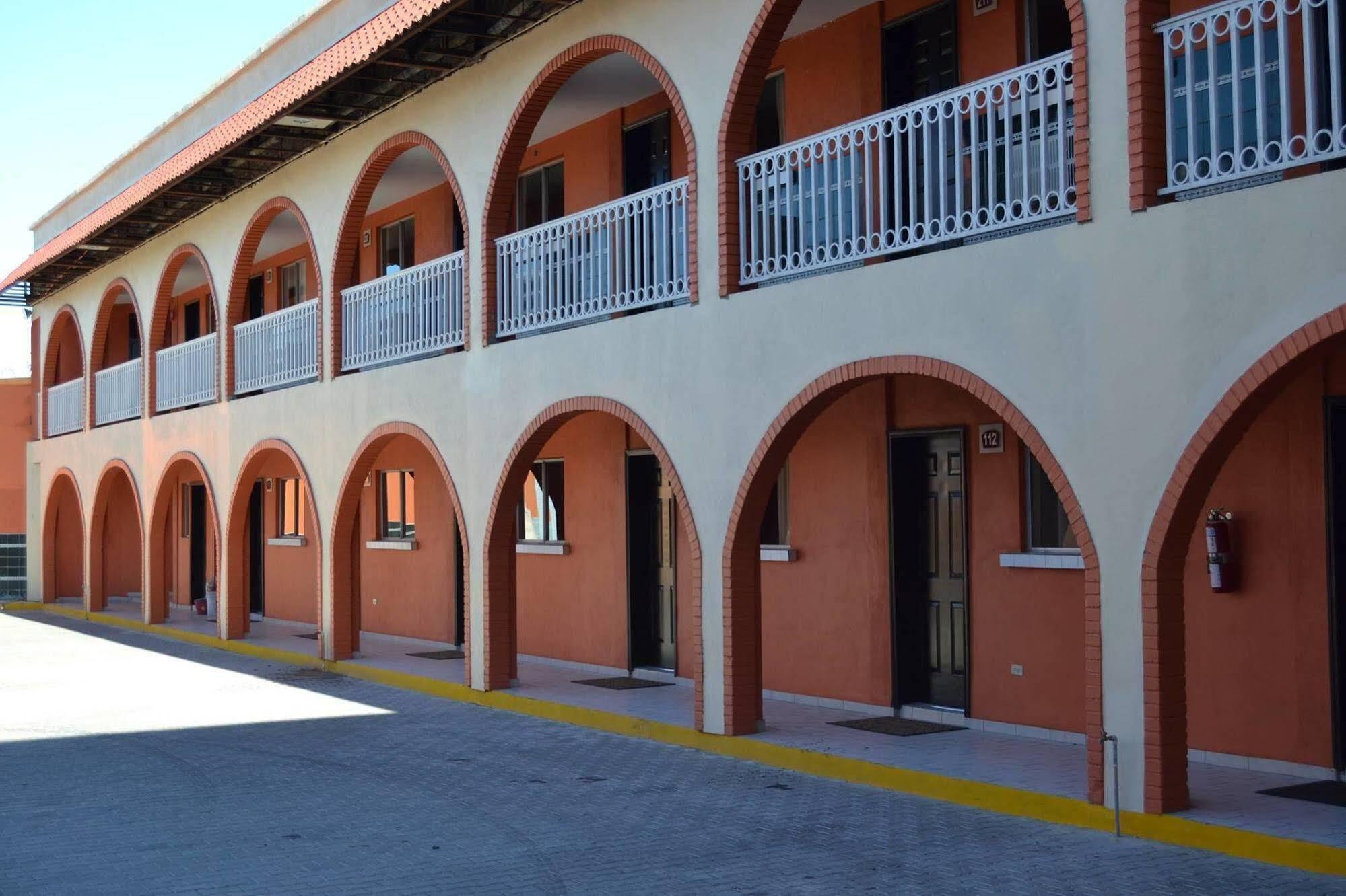 Hotel Las Torres Mexicali Exterior foto