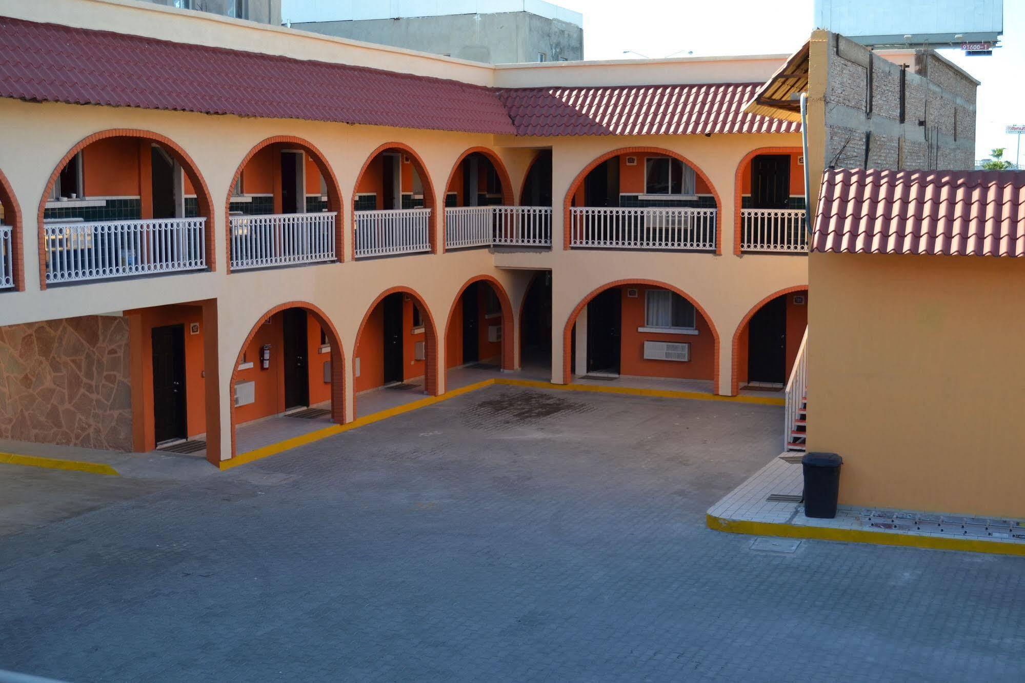 Hotel Las Torres Mexicali Exterior foto